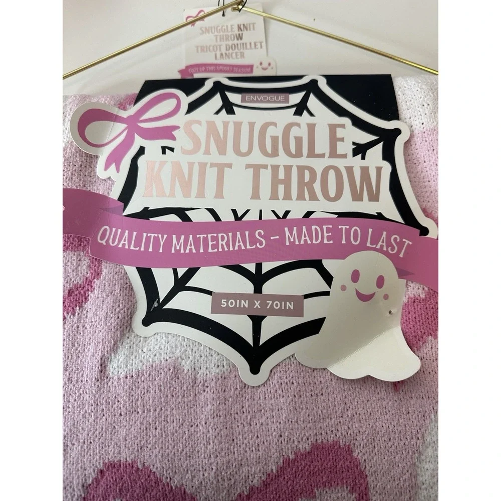 ENVOGUE Snuggle Knit Throw Pink Ghosts Halloween Oversized Blanket Cozy Soft New